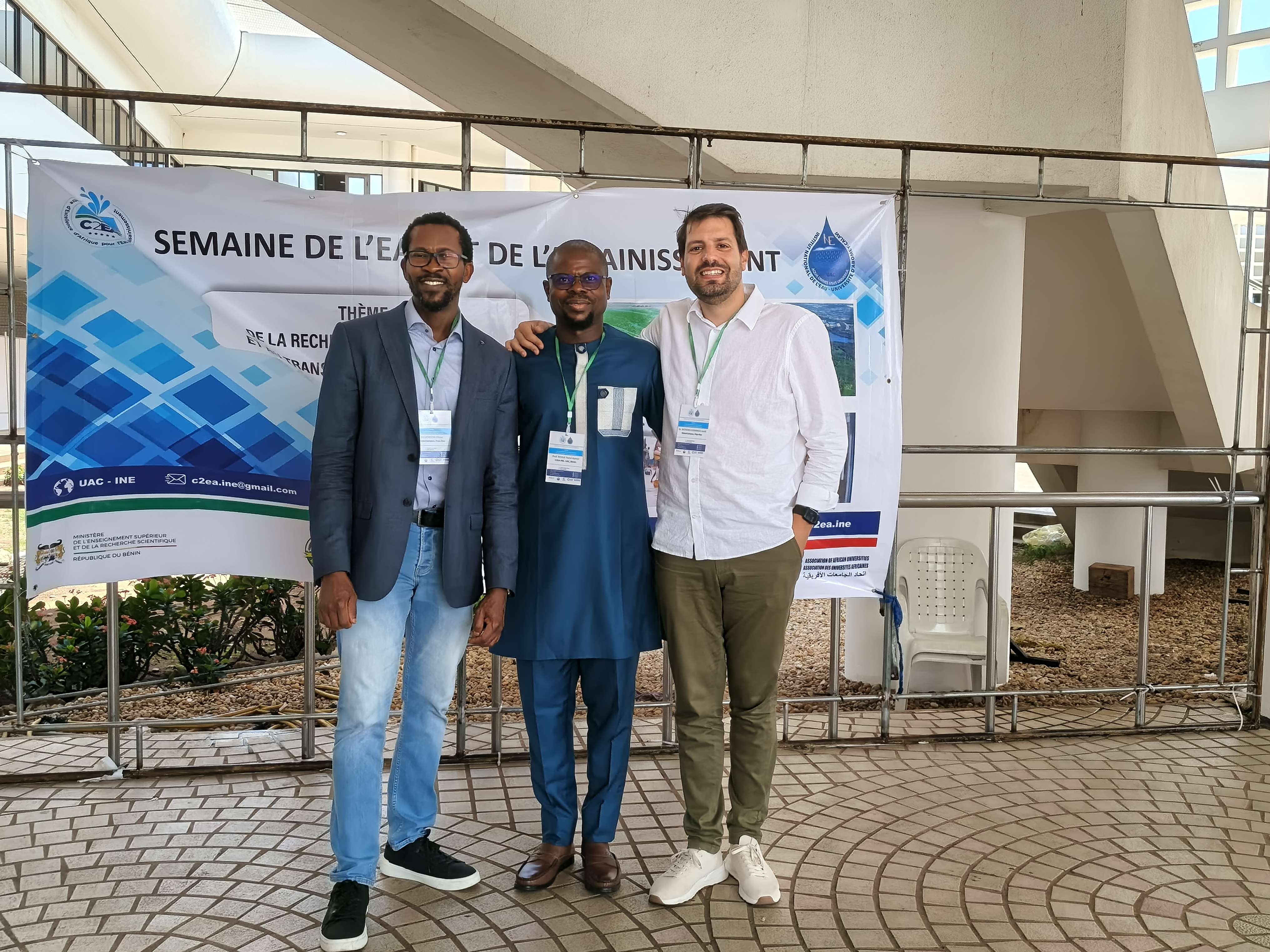 L'équipe de Water Campus avec le Professeur BOSSA